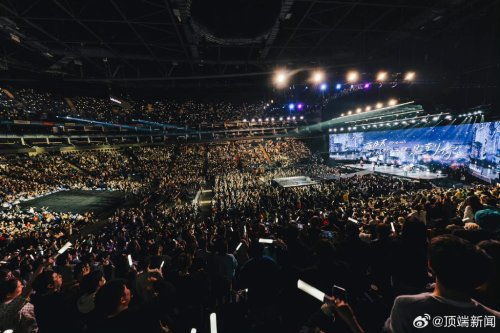 五月天被質(zhì)疑演唱會假唱，經(jīng)紀(jì)方多次掛斷媒體電話引爭議